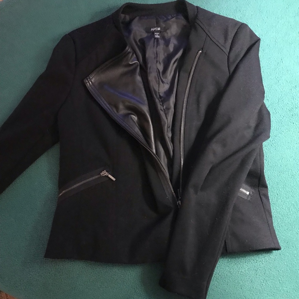 Jacket Petite small. Super cute